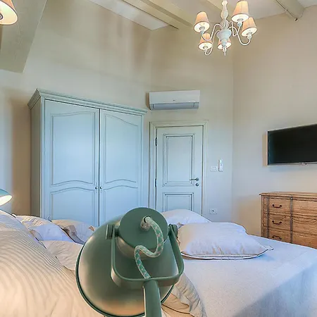 Zoe Holiday home