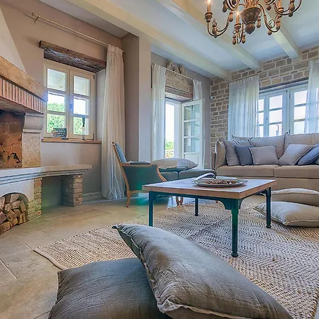 Zoe Holiday home